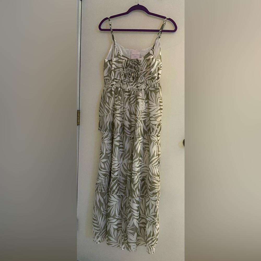 Romeo & Juliet Couture Olive and Cream Dress